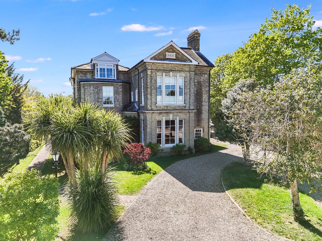 House in Great Baddow, England 2 - 17858693