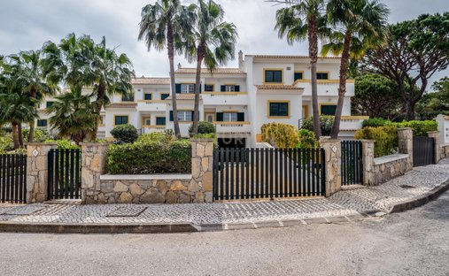 Villa in Olhos de Agua, Algarve, Portugal 1