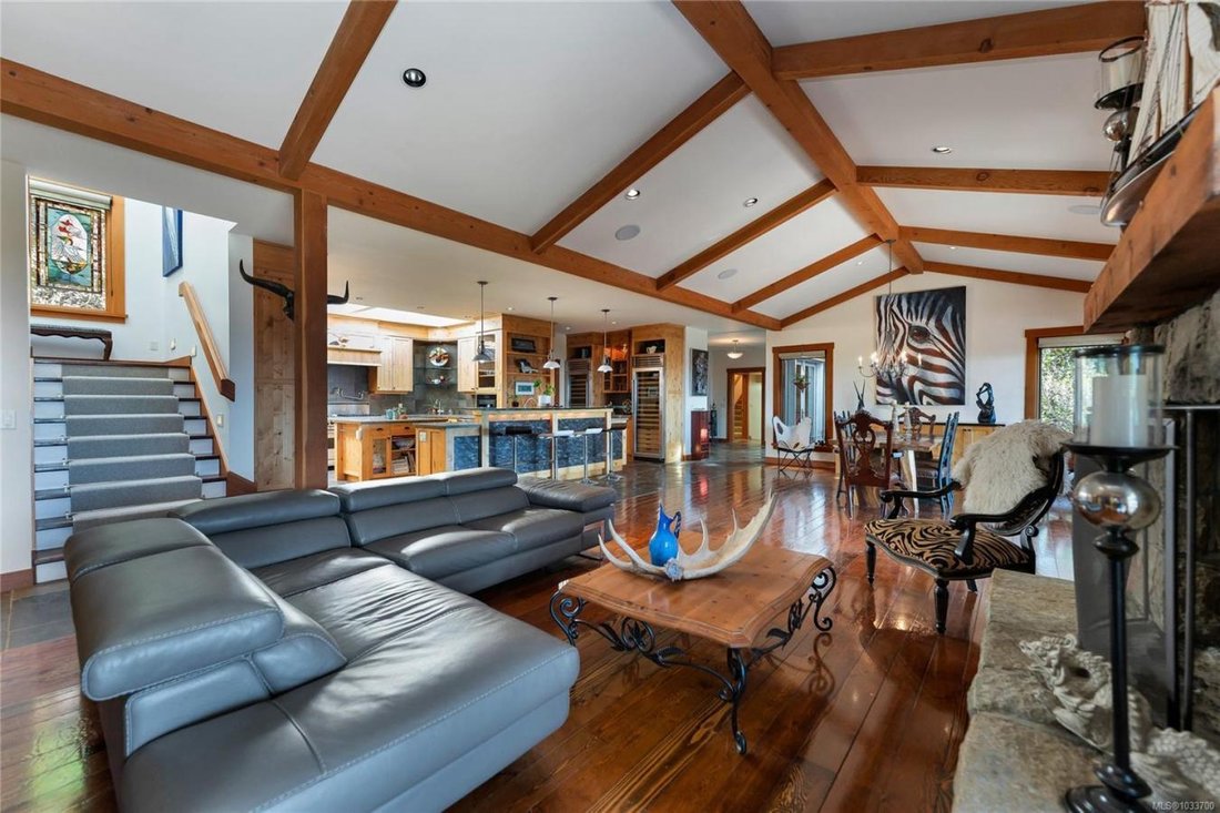 House in Galiano Island, British Columbia, Canada 4 - 17858737