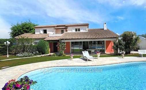 Villa in Le Rouret, Provence-Alpes-Côte d'Azur, France 1
