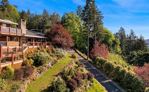 House in Galiano Island, British Columbia, Canada 1