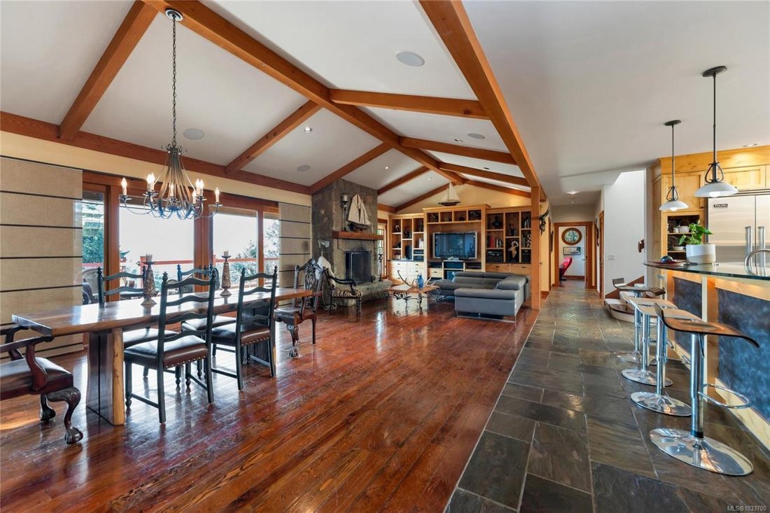 House in Galiano Island, British Columbia, Canada 2 - 17858737