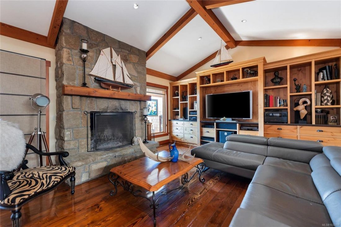 House in Galiano Island, British Columbia, Canada 5 - 17858737