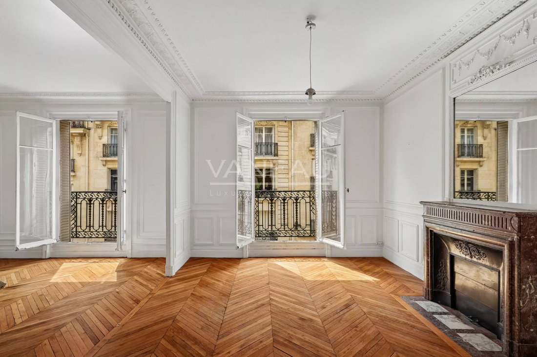 Apartment in Auteuil Sud, Paris 16e Arrondissement, Paris 2 - 17859070