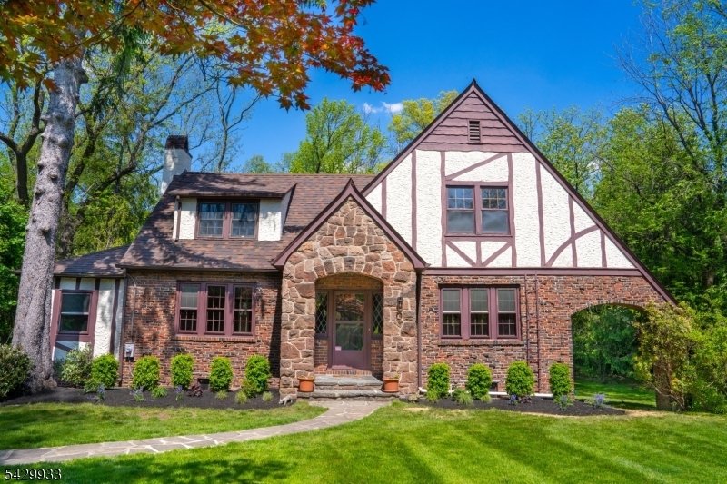 House in Millburn Twp., New Jersey, United States 2 - 17858976