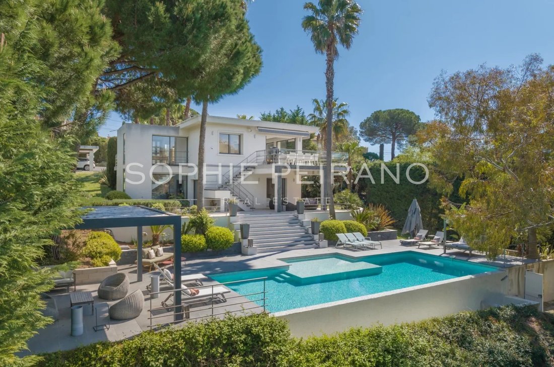 Villa in Cannes, Provence-Alpes-Côte d'Azur, France 1 - 17859107