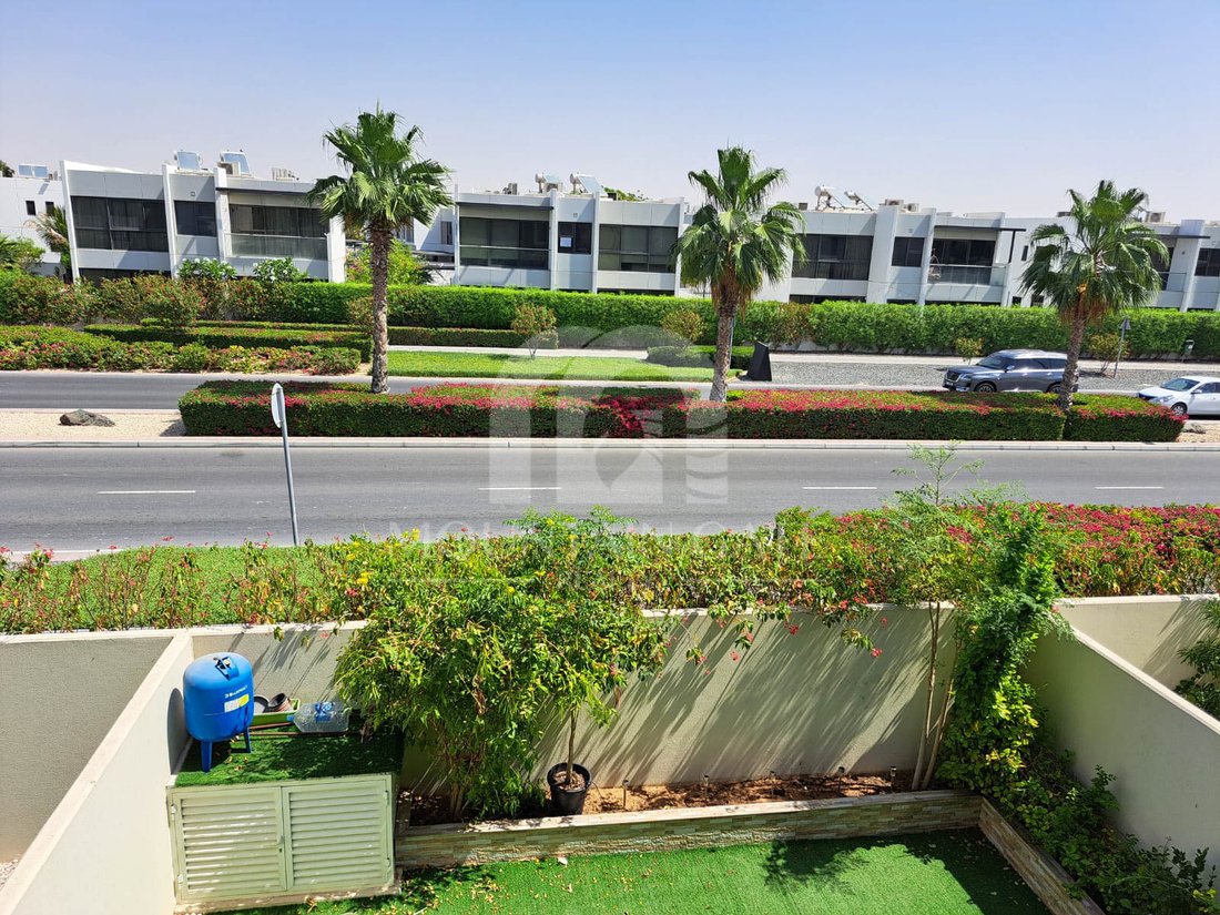 Townhouse in Damac Hills 2, Dubai, United Arab Emirates 1 - 17859098