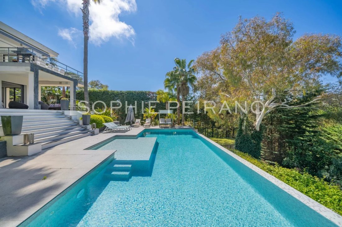 Villa in Cannes, Provence-Alpes-Côte d'Azur, France 4 - 17859107