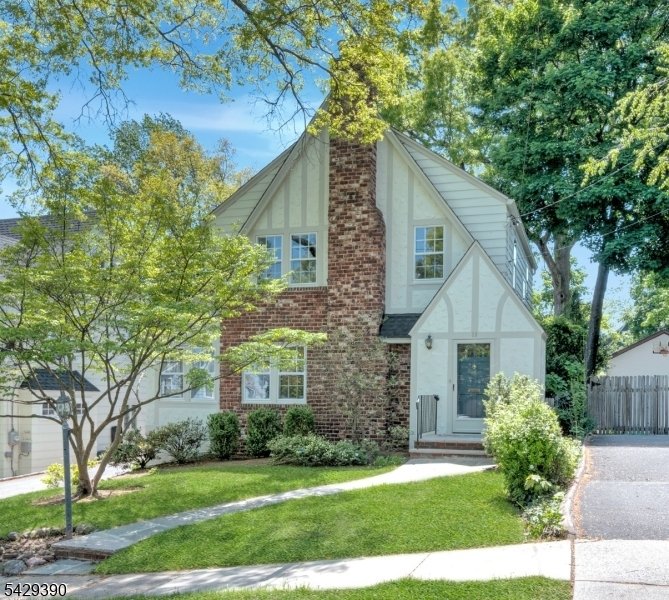 House in Maplewood, New Jersey, United States 1 - 17859136