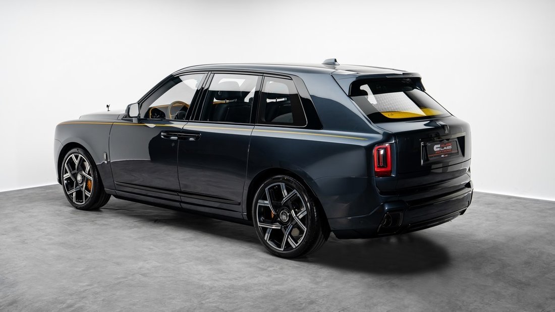 Suv in Dubai, United Arab Emirates 2 - 17859204