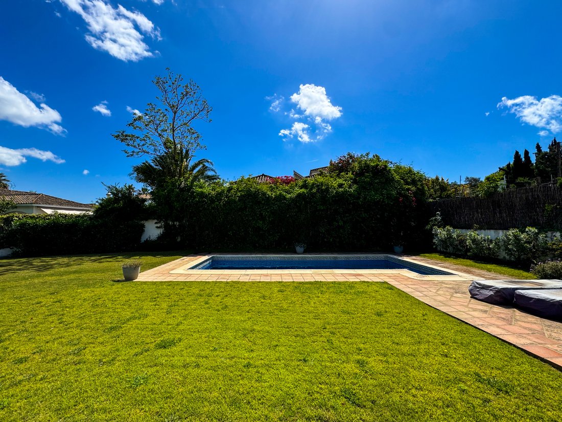 Villa in Sotogrande, San Roque, Andalusia 2 - 17860164