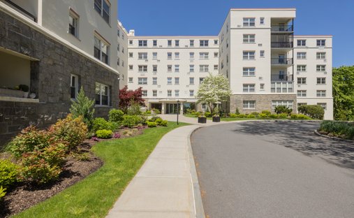 Co Op in Bronxville, New York, United States 1