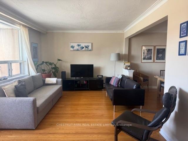 Toronto, Ontario, Canada 4 - 17859395