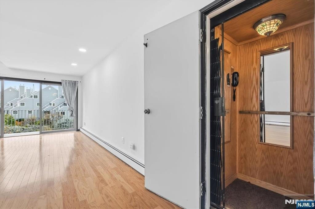 Condo in North Bergen, New Jersey, United States 4 - 17859727