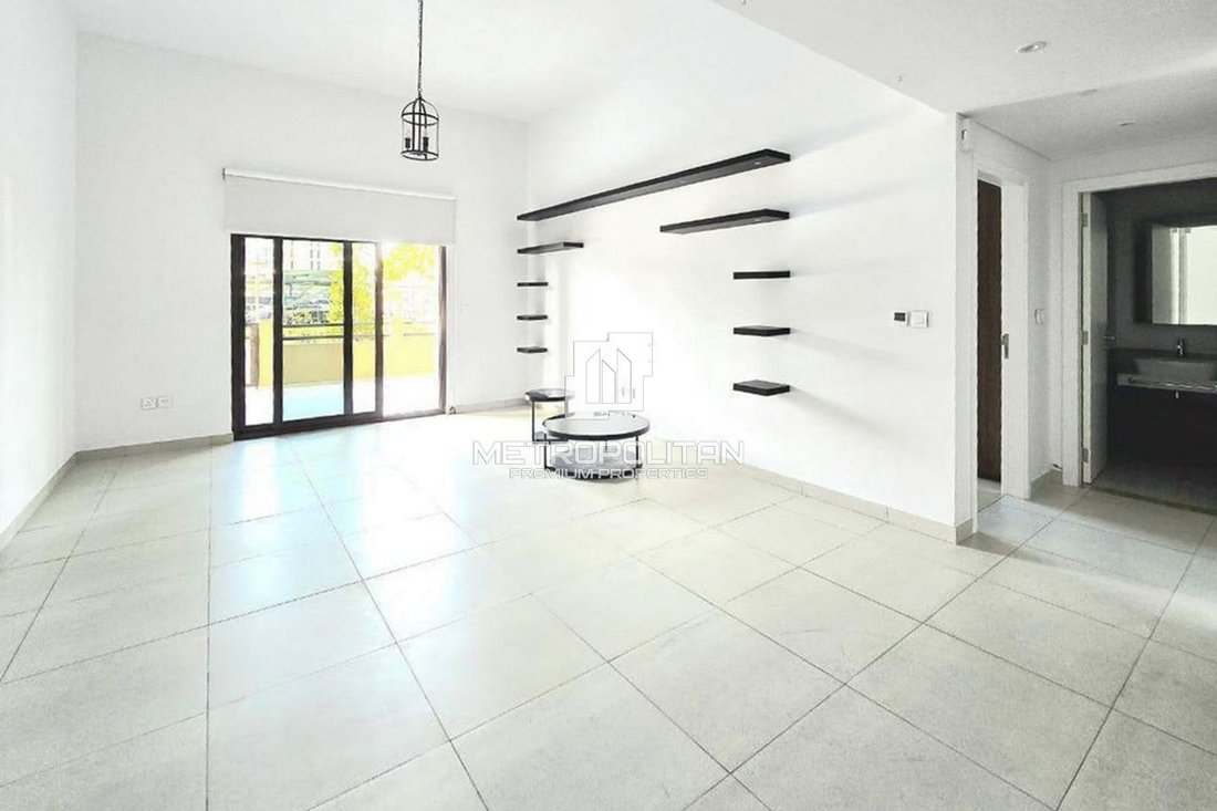 Apartment in Umm Suqeim, Dubai, United Arab Emirates 1 - 17845223
