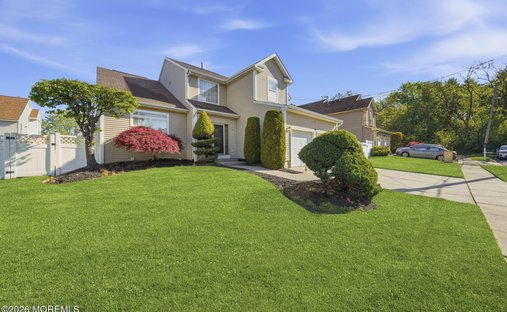House in Sayreville, New Jersey, United States 1