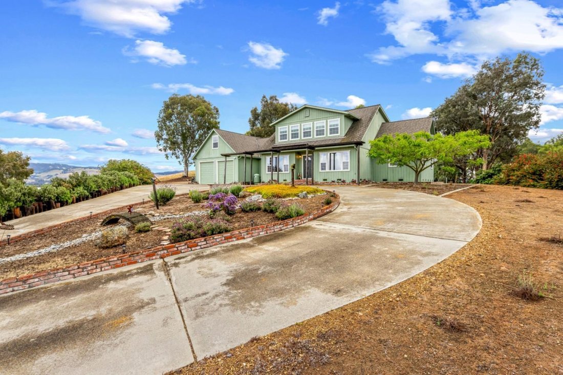 House in Gilroy, California, United States 1 - 17860184