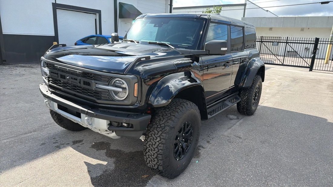 Suv in Naples, FL, United States 1 - 17860099