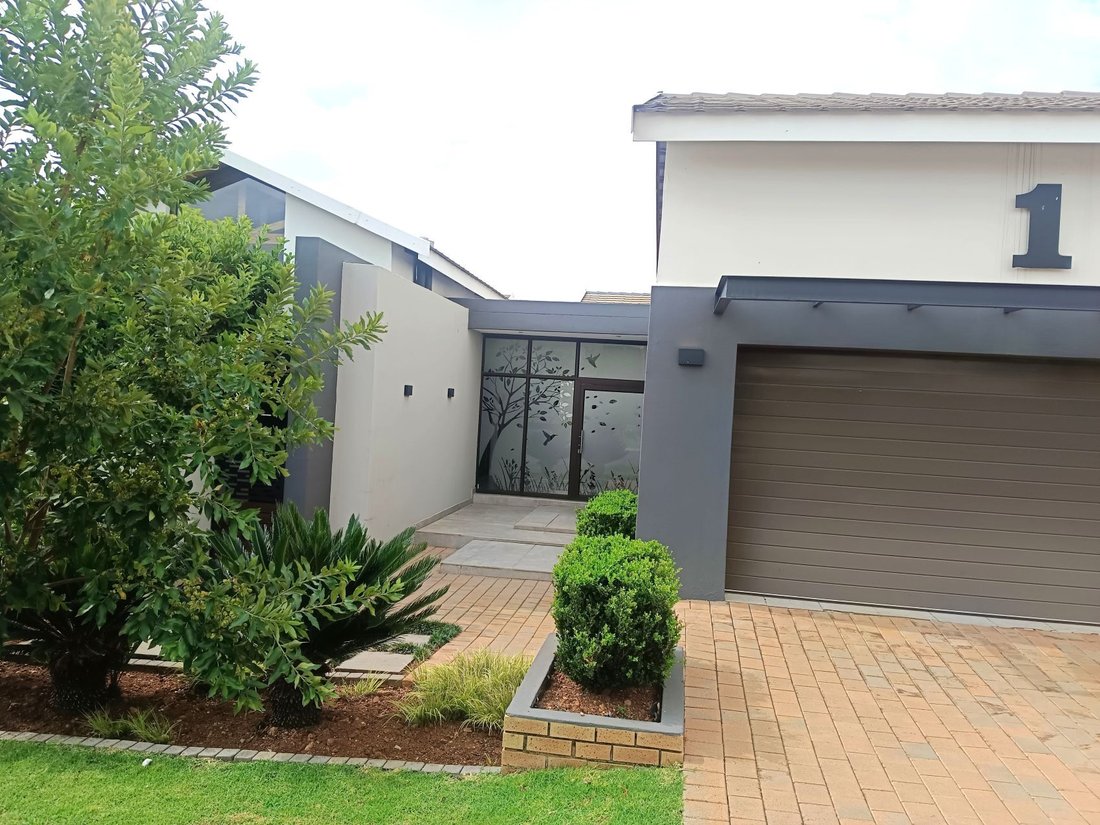 Country House in Midstream Estate, Olifantsfontein 410-JR, Gauteng 2 - 17860145