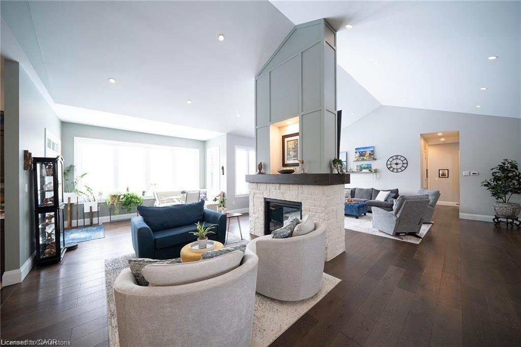 House in Brant, Ontario, Canada 5 - 17859775