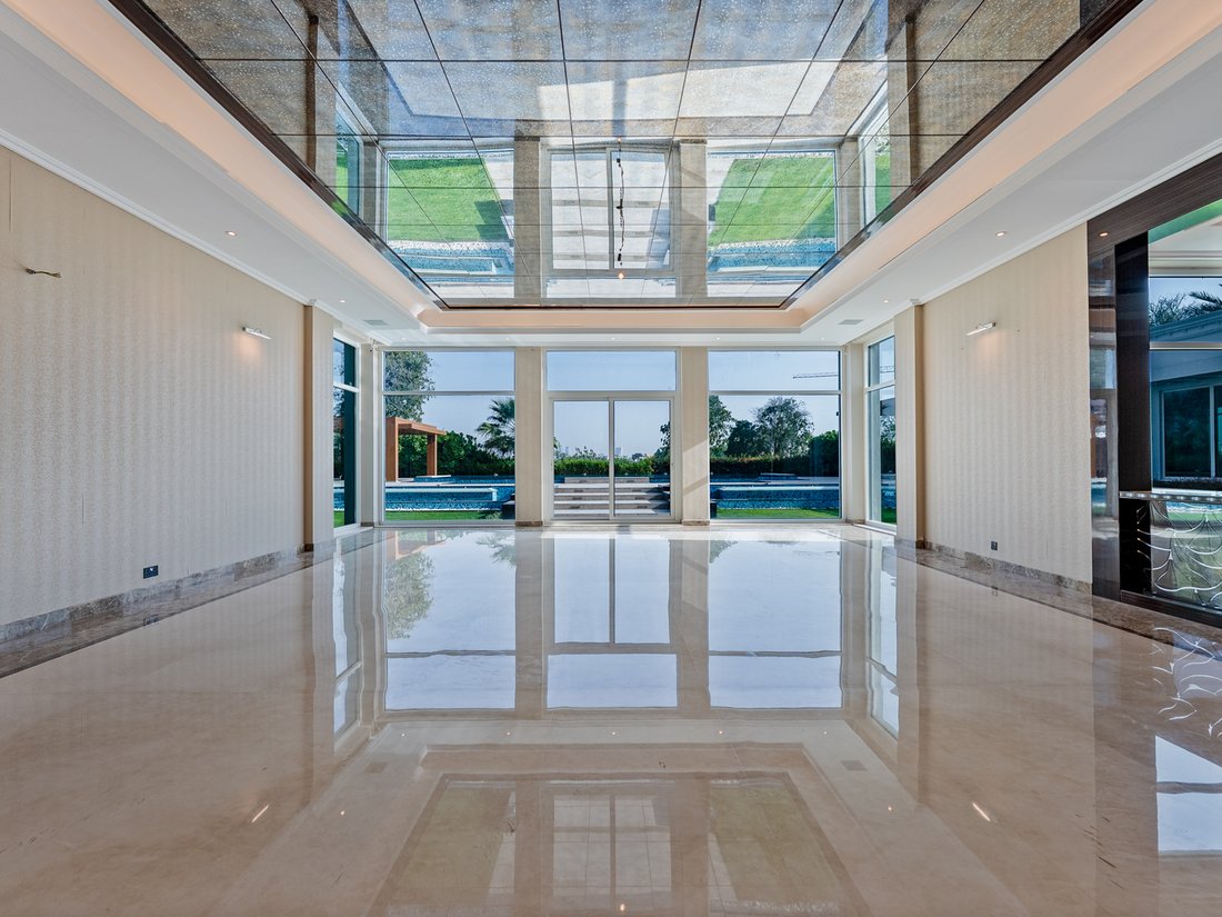 Villa in Emirates Hills, Dubai, United Arab Emirates 2 - 17859412
