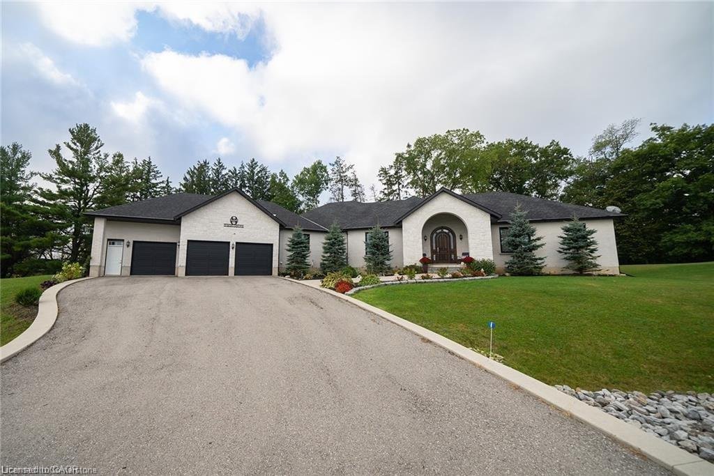 House in Brant, Ontario, Canada 1 - 17859775