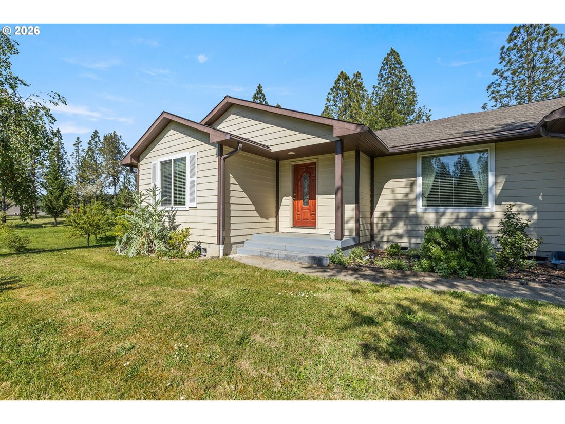 House in Roseburg, Oregon, United States 2 - 17859839
