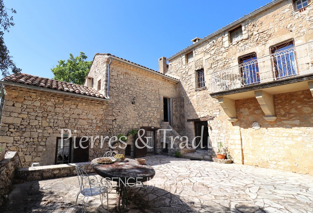 Estate in Reillanne, Provence-Alpes-Côte d'Azur, France 2 - 17859172