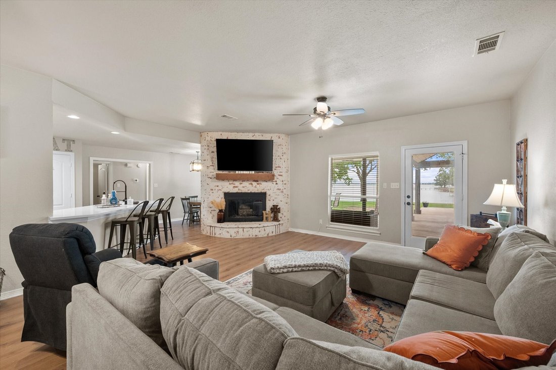 House in Corsicana, Texas, United States 5 - 17859885