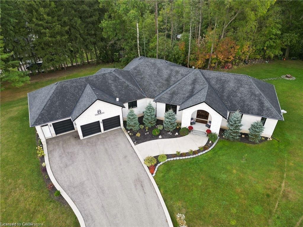 House in Brant, Ontario, Canada 2 - 17859775