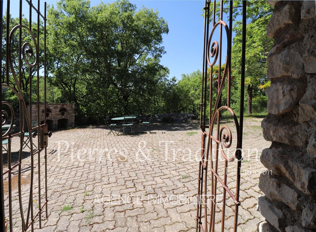Estate in Reillanne, Provence-Alpes-Côte d'Azur, France 5 - 17859172