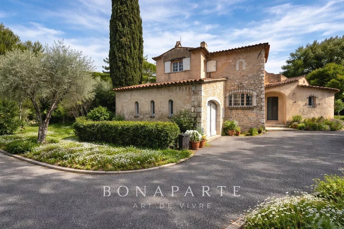 House in Mougins, Provence-Alpes-Côte d'Azur, France 5 - 17859208