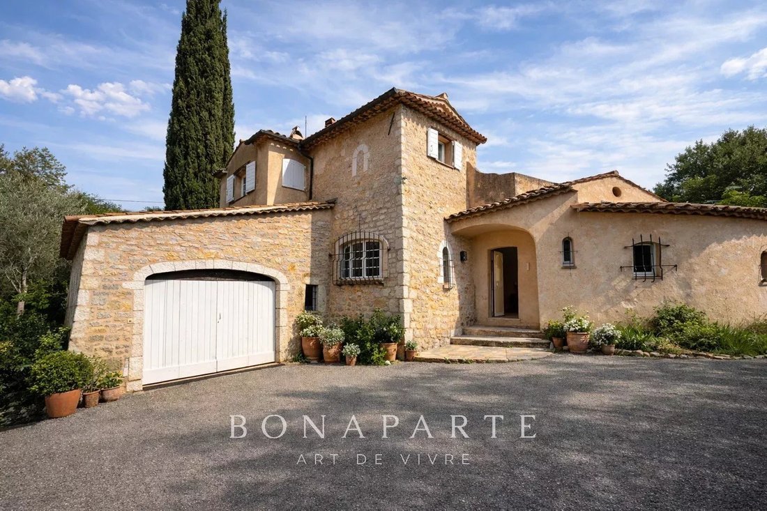 House in Mougins, Provence-Alpes-Côte d'Azur, France 4 - 17859208