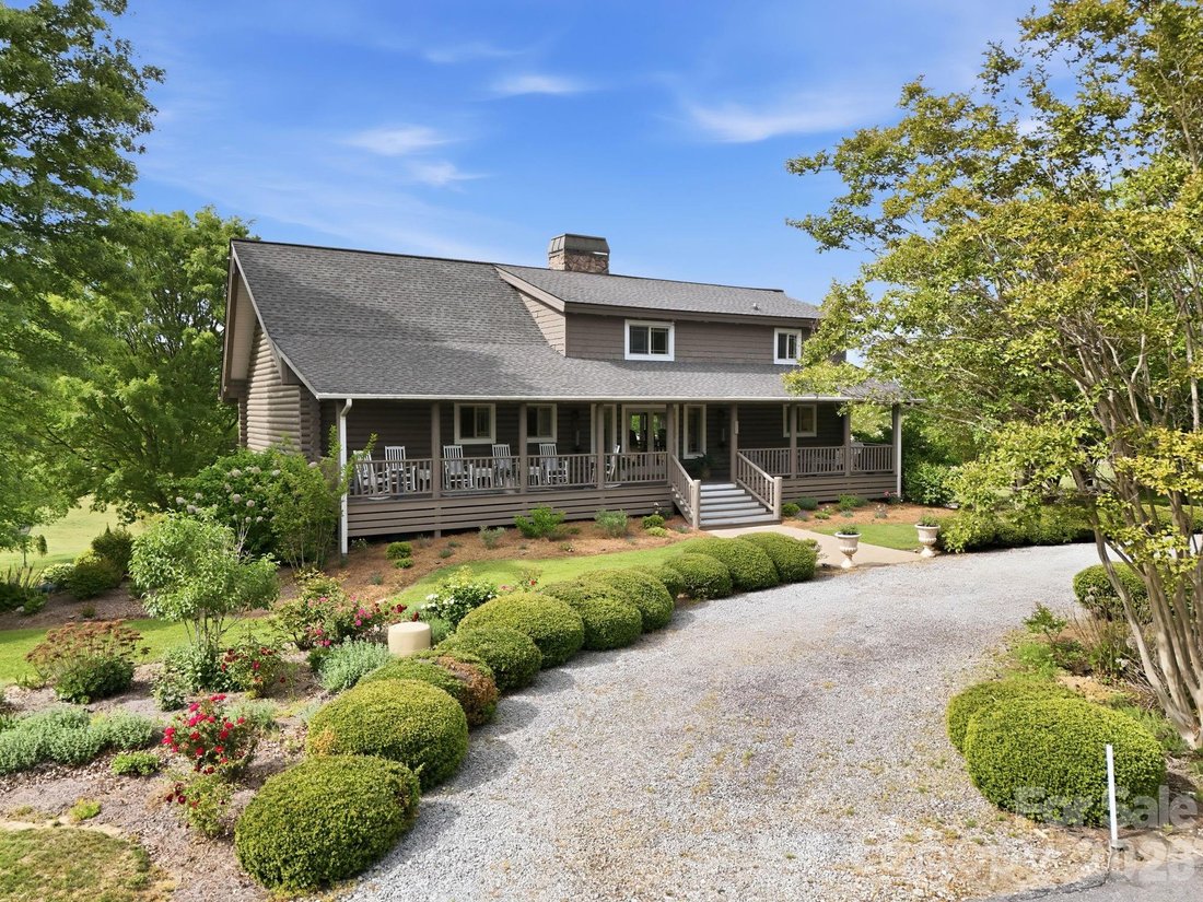 Casa en Hendersonville, Carolina del Norte, Estados Unidos 3 - 17859920