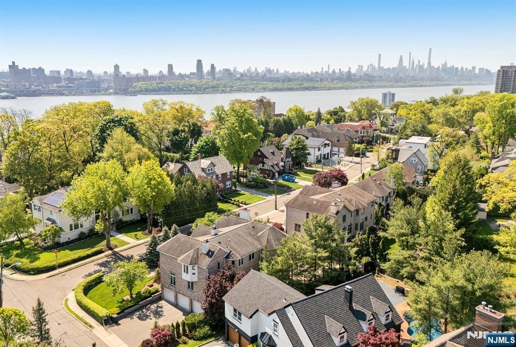 House in Fort Lee, New Jersey, United States 1 - 17859557