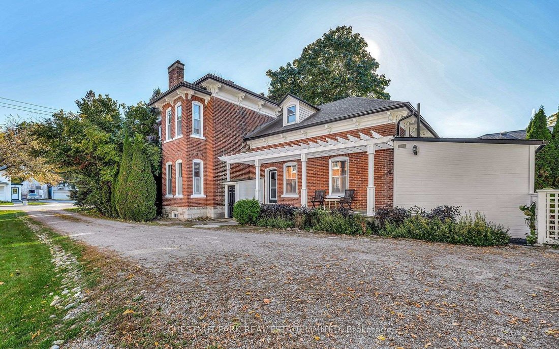 House in Picton, Ontario, Canada 3 - 17859441