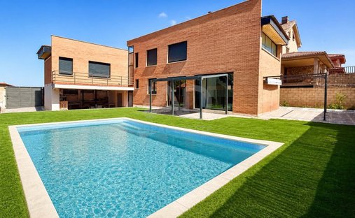 House in Chiloeches, Castile-La Mancha, Spain 1