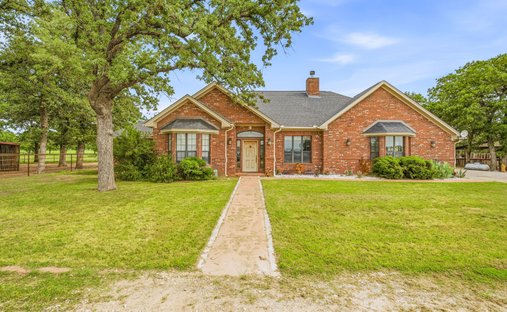 House in Bluff Dale, Texas, United States 1