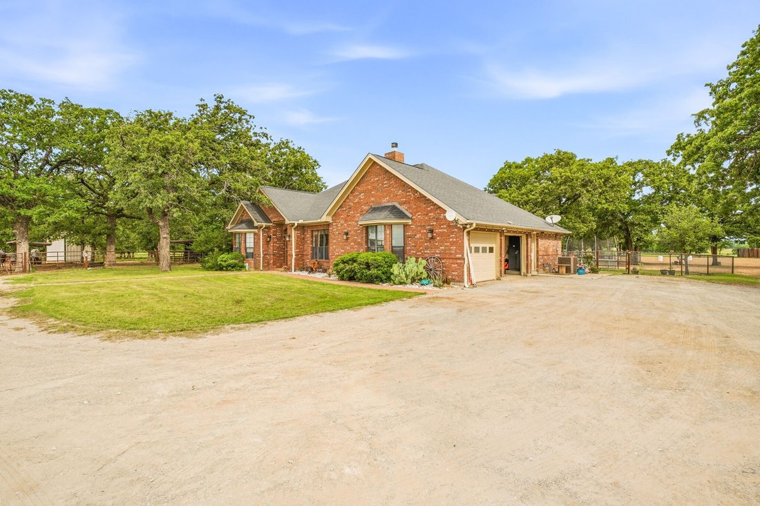 House in Bluff Dale, Texas, United States 2 - 17334778