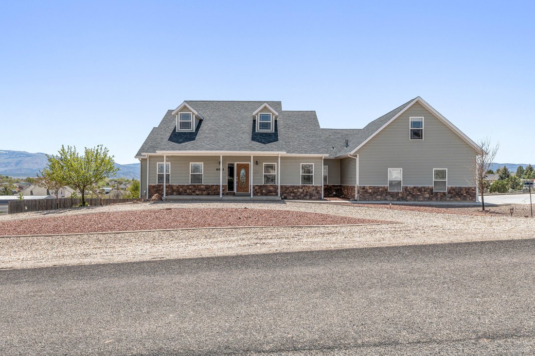 House in Cedar City, Utah, United States 2 - 17859615