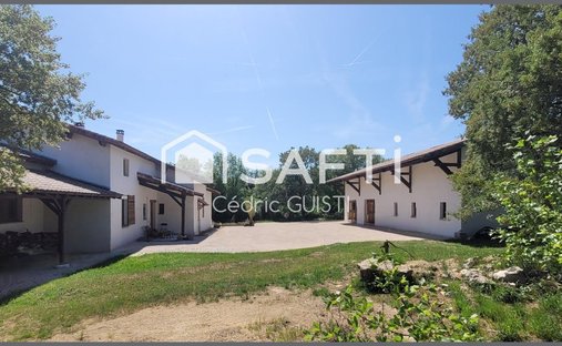 House in Saint-Antonin-Noble-Val, Occitania, France 1