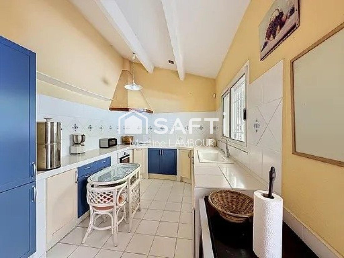 House in Paradou, Provence-Alpes-Côte d'Azur, France 3 - 17860514