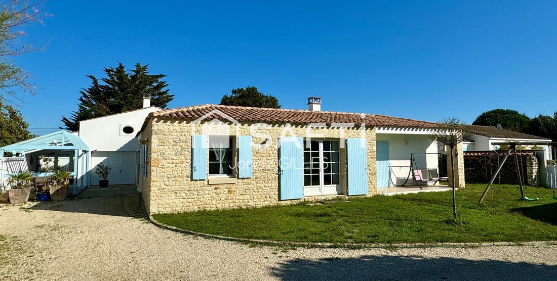 House in Saint-Georges-d'Oleron, Nouvelle-Aquitaine, France 1 - 16018150