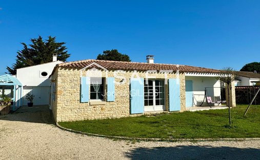 House in Saint-Georges-d'Oleron, Nouvelle-Aquitaine, France 1