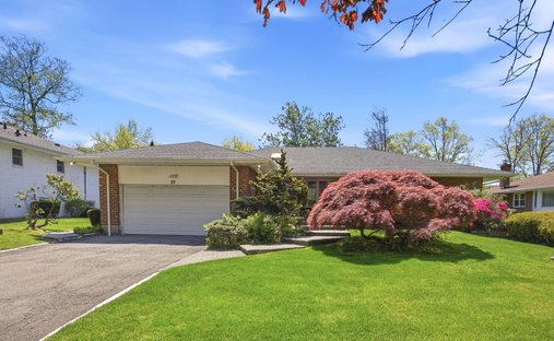 House in Searingtown, New York, United States 1