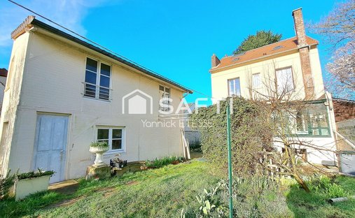 House in Meriel, Ile-de-France, France 1