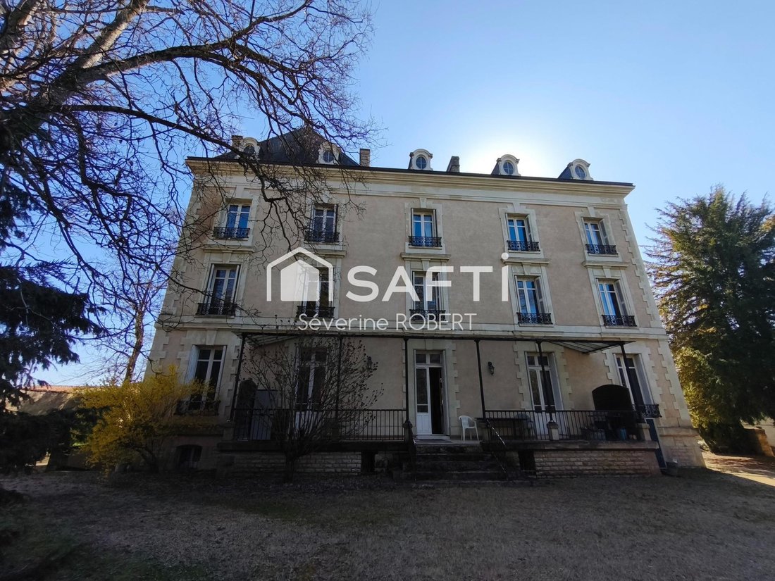 House in Entre Rte de Poitiers et Rte de Chinon, Loudun, France 1 - 17860598