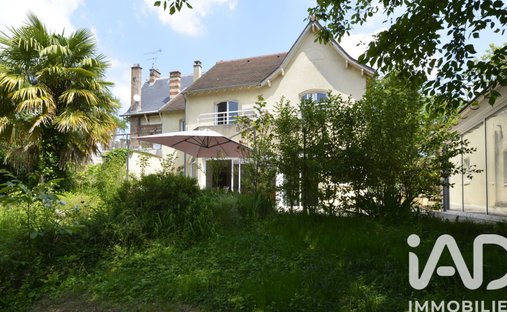 House in La Varenne, Saint-Maur-des-Fossés, France 1