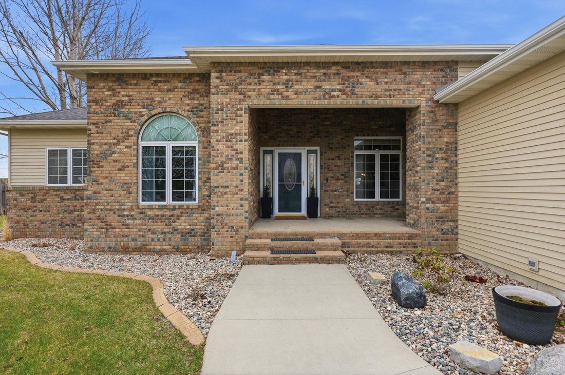 House in Oxbow, North Dakota, United States 4 - 17859758