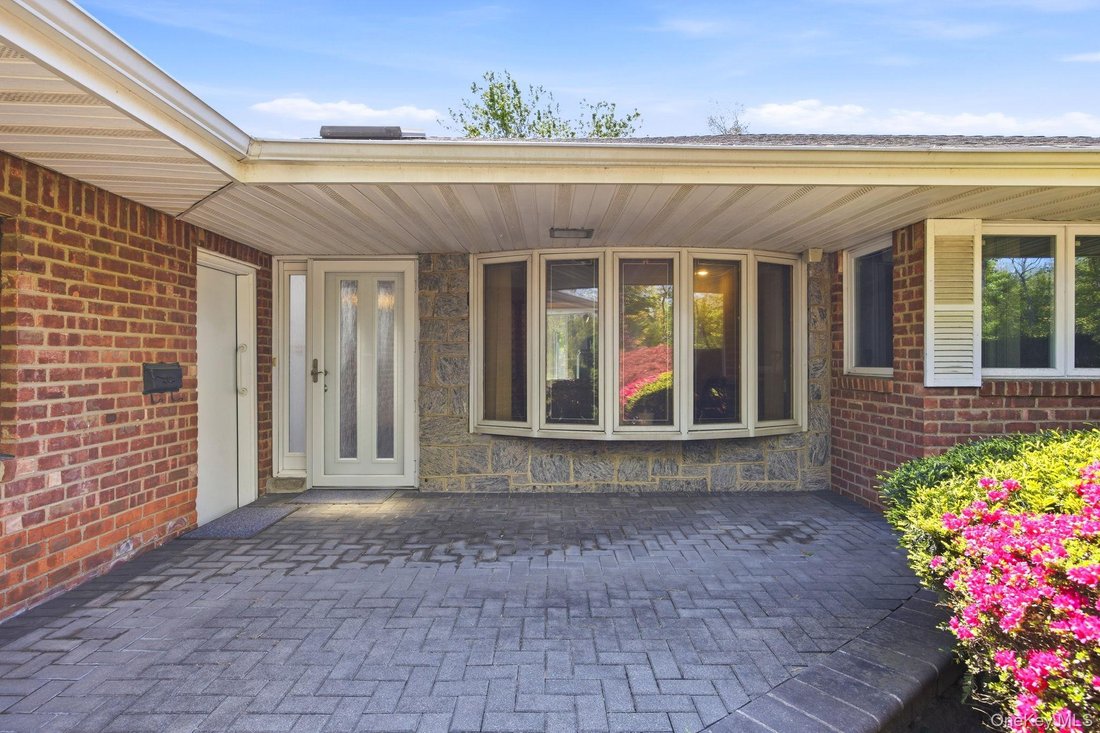 House in Searingtown, New York, United States 2 - 17859911